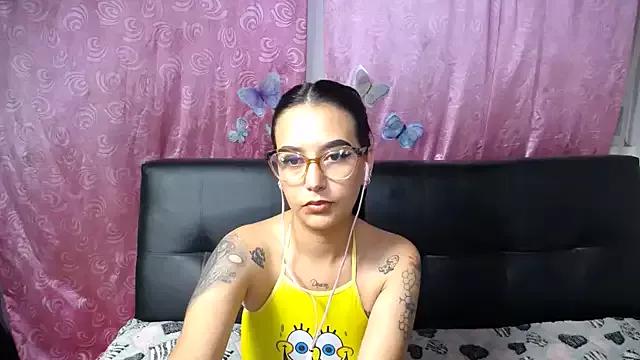 Annerainhoot from StripChat