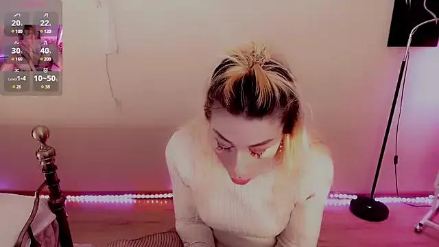 AnnieGOld_ from StripChat