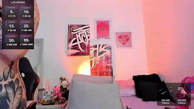 Girls: discover live performances with matured cam models, from teasing to fixations, in a variety of stunning live sex cams.