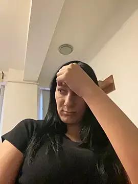 AnnnMary from StripChat