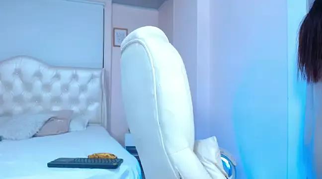 annylouis from StripChat
