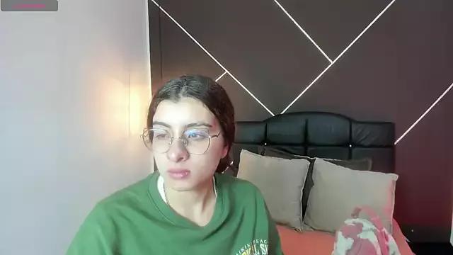 Girls: discover live performances with matured cam models, from teasing to fixations, in a variety of stunning live sex cams.