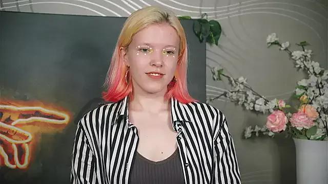 AraBurner from StripChat is Freechat