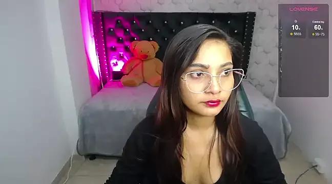 Girls: discover live performances with matured cam models, from teasing to fixations, in a variety of stunning live sex cams.