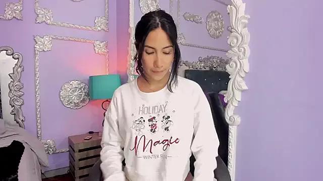 ArianaReynoldss from StripChat is Freechat