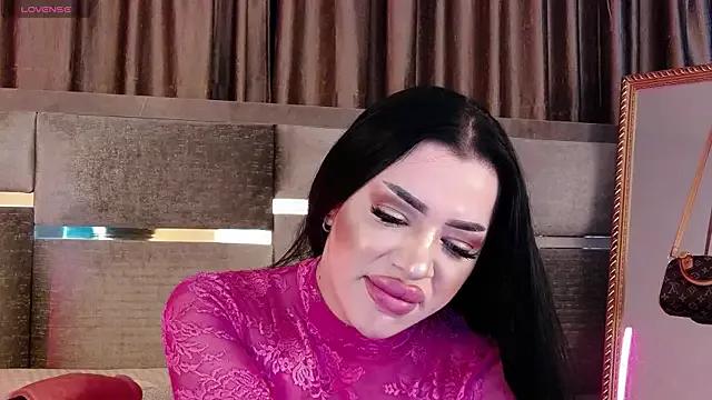 AshleyCrystal from StripChat is Freechat