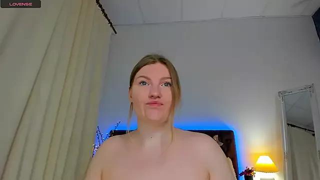 AshleyJoness from StripChat is Freechat