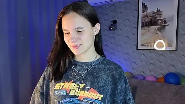 AshleyTunes from StripChat is Freechat
