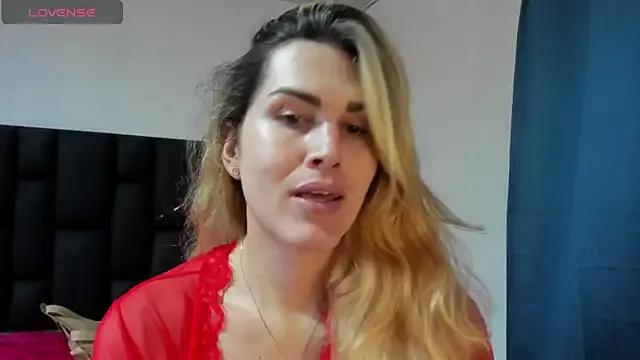 Aurora_doll23 from StripChat is Freechat