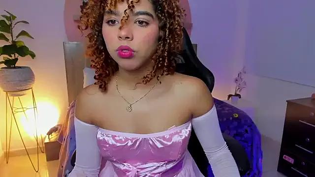 aurora_rodriguez from StripChat is Freechat