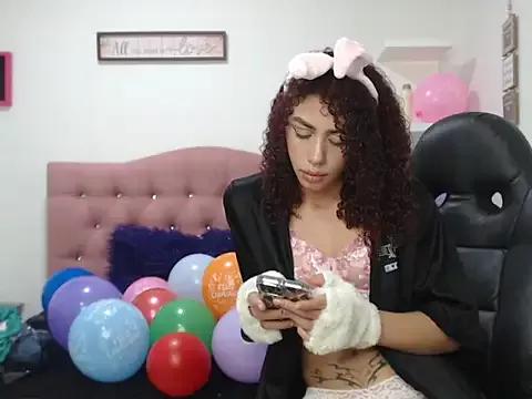 Girls: discover live performances with matured cam models, from teasing to fixations, in a variety of stunning live sex cams.