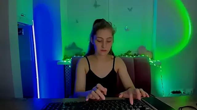 AuroraBlis from StripChat is Freechat