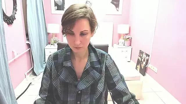 Girls: discover live performances with matured cam models, from teasing to fixations, in a variety of stunning live sex cams.