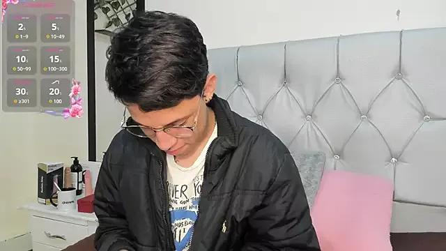 Axel__Evans from StripChat is Freechat