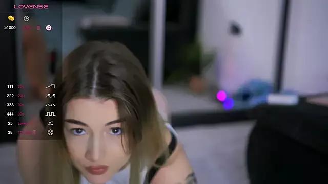 Girls: discover live performances with matured cam models, from teasing to fixations, in a variety of stunning live sex cams.