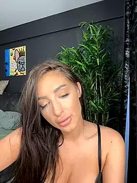 Girls: discover live performances with matured cam models, from teasing to fixations, in a variety of stunning live sex cams.