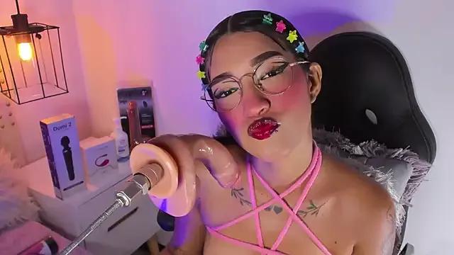 Girls: discover live performances with matured cam models, from teasing to fixations, in a variety of stunning live sex cams.