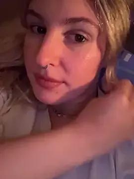 Girls: discover live performances with matured cam models, from teasing to fixations, in a variety of stunning live sex cams.