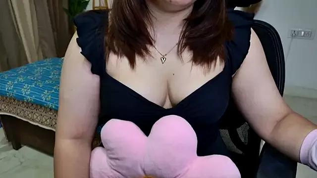 Girls: discover live performances with matured cam models, from teasing to fixations, in a variety of stunning live sex cams.