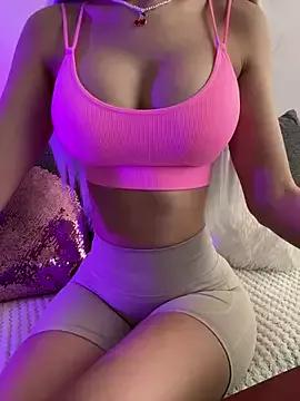 BarbieXs from StripChat is Freechat