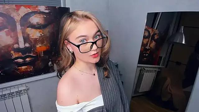 Girls: discover live performances with matured cam models, from teasing to fixations, in a variety of stunning live sex cams.