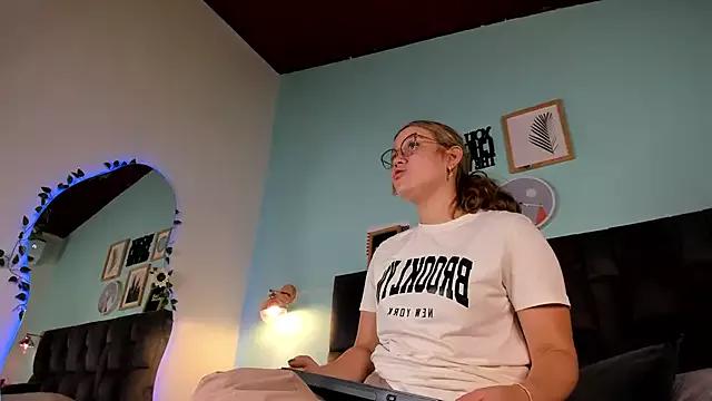 BelaMiller_ from StripChat is Freechat