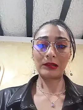 Girls: discover live performances with matured cam models, from teasing to fixations, in a variety of stunning live sex cams.