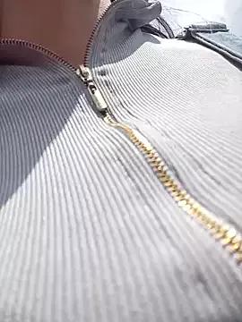 Girls: discover live performances with matured cam models, from teasing to fixations, in a variety of stunning live sex cams.
