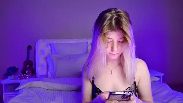 Bella_amory from StripChat is Freechat