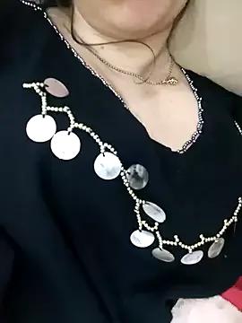 bella_bellaa from StripChat