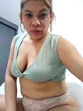 Bella_colbourn from StripChat