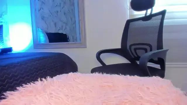 Girls: discover live performances with matured cam models, from teasing to fixations, in a variety of stunning live sex cams.