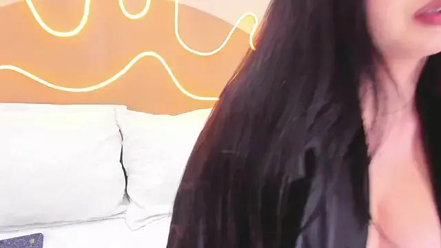 Girls: discover live performances with matured cam models, from teasing to fixations, in a variety of stunning live sex cams.