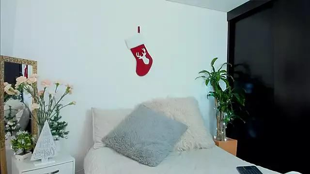bella_rosee1 from StripChat