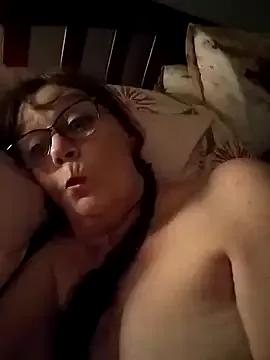 Girls: discover live performances with matured cam models, from teasing to fixations, in a variety of stunning live sex cams.