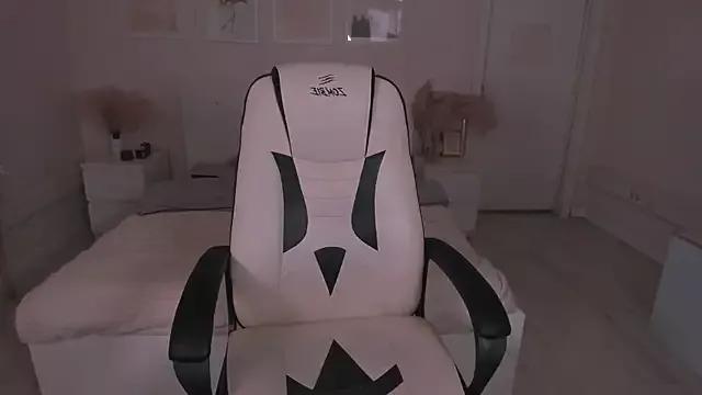 BellaDevile from StripChat