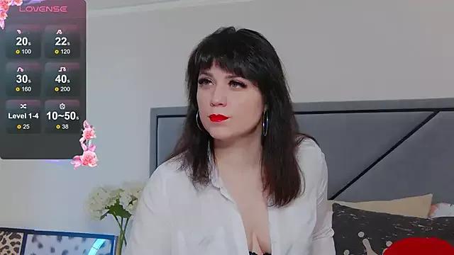 BellaHillss from StripChat