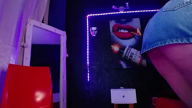 Girls: discover live performances with matured cam models, from teasing to fixations, in a variety of stunning live sex cams.