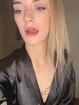 Girls: discover live performances with matured cam models, from teasing to fixations, in a variety of stunning live sex cams.