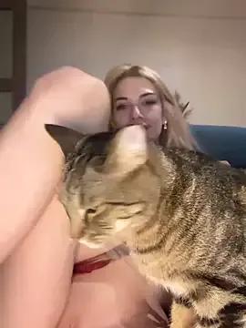 Girls: discover live performances with matured cam models, from teasing to fixations, in a variety of stunning live sex cams.