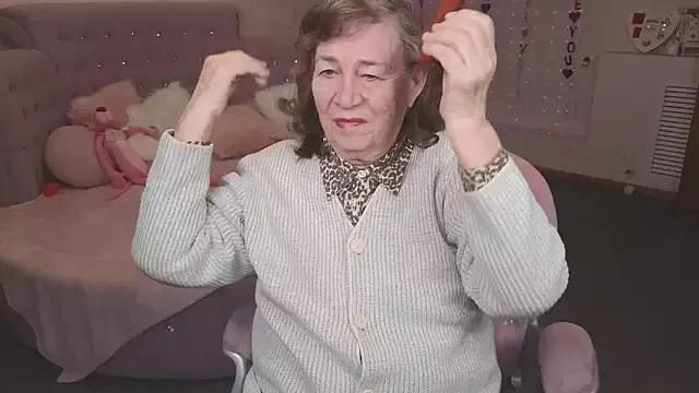 Betty_Brick from StripChat
