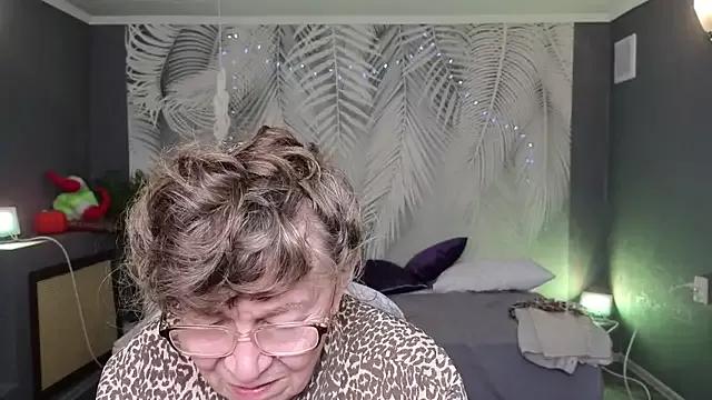 Betty_Brick from StripChat
