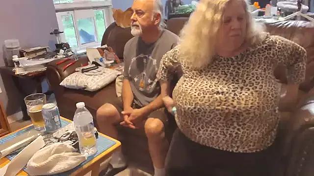 BigDaddyandSweetMama from StripChat is Freechat