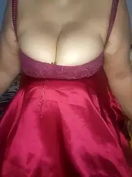 Girls: discover live performances with matured cam models, from teasing to fixations, in a variety of stunning live sex cams.