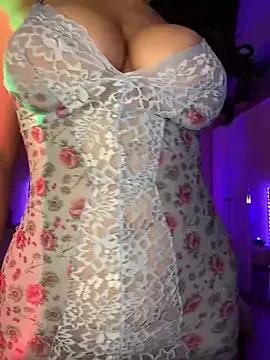 Girls: discover live performances with matured cam models, from teasing to fixations, in a variety of stunning live sex cams.