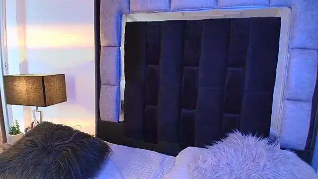 Girls: discover live performances with matured cam models, from teasing to fixations, in a variety of stunning live sex cams.