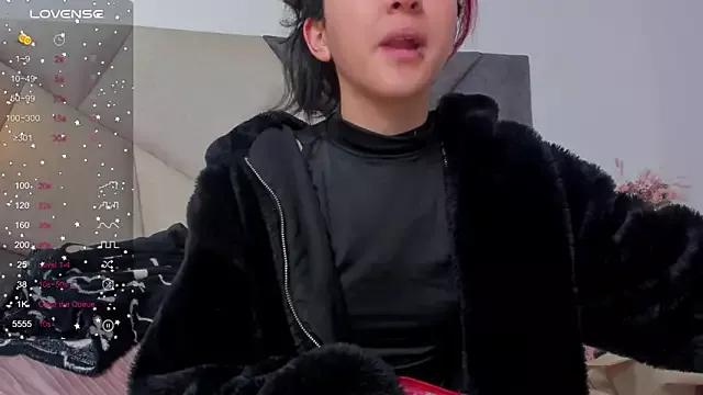 Girls: discover live performances with matured cam models, from teasing to fixations, in a variety of stunning live sex cams.