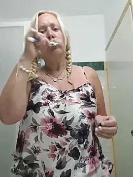 Bouncy-Bella28X from StripChat is Freechat