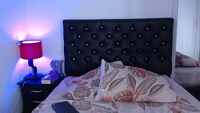 Girls: discover live performances with matured cam models, from teasing to fixations, in a variety of stunning live sex cams.