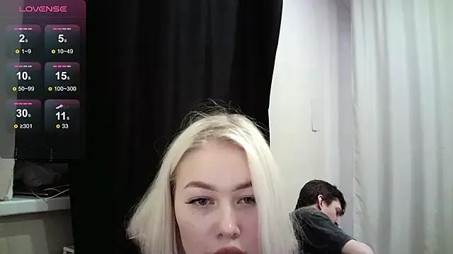Girls: discover live performances with matured cam models, from teasing to fixations, in a variety of stunning live sex cams.